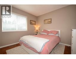 Primary Bedroom - B 1143 Greenwood Ave, Esquimalt, BC V9A5K7 Photo 12