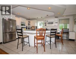 B 1143 Greenwood Ave, Esquimalt, BC V9A5K7 Photo 18