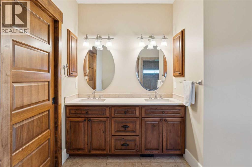 394049 12 Street E - 19