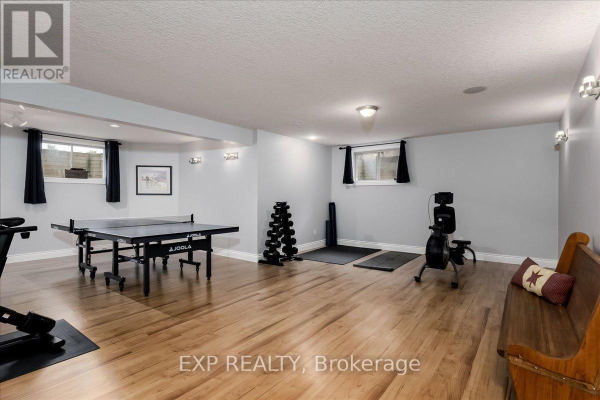80 FOXHOLLOW DRIVE - 26