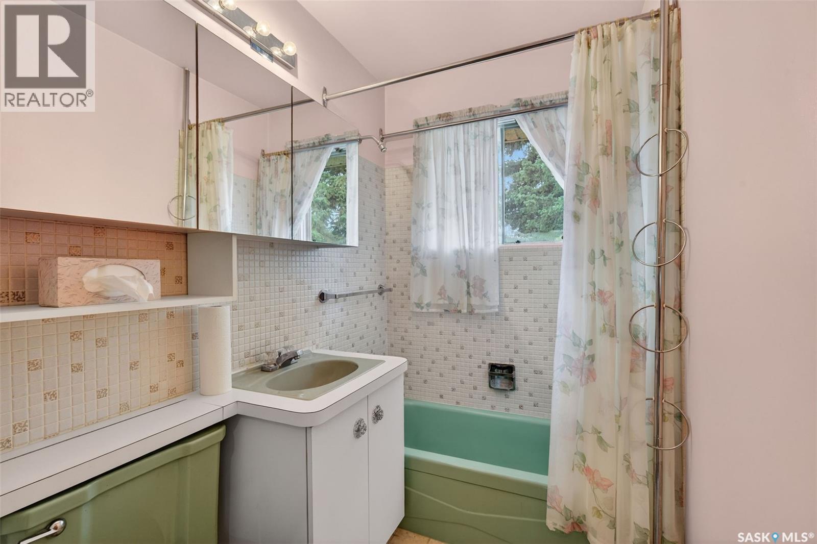 334 25th STREET W - 21