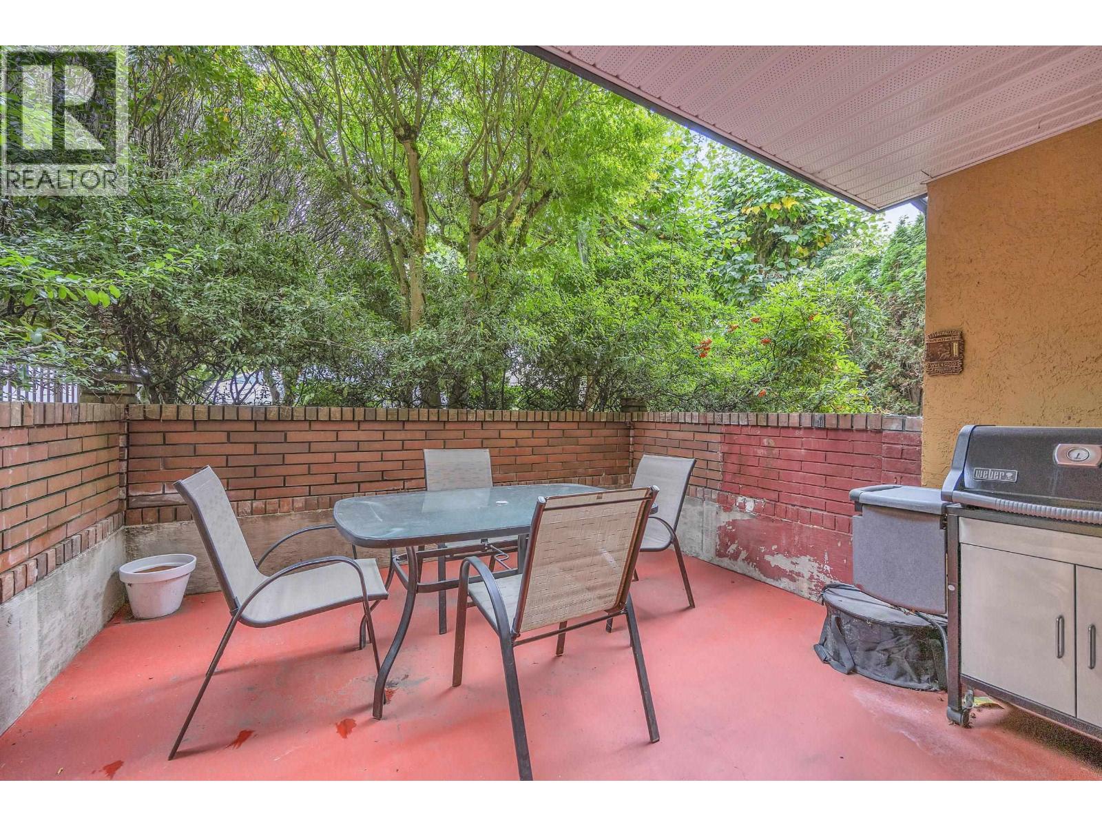 107 215 TEMPLETON Drive - main photo