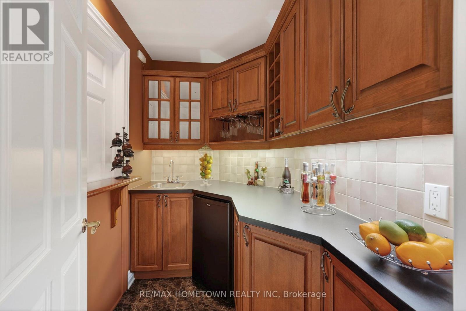 16024 LAKESIDE DRIVE - Image 9