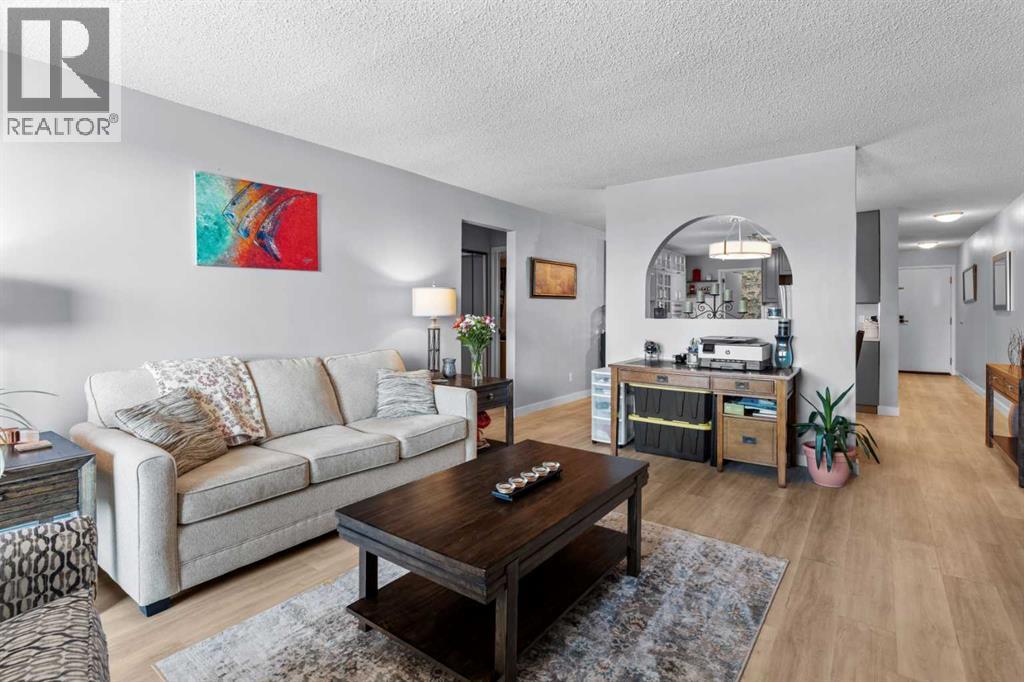 #102 333 2 Avenue NE - 17
