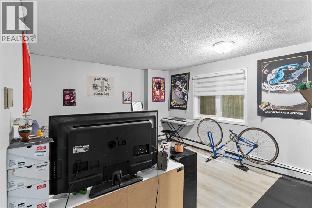 #102 333 2 Avenue NE - 26