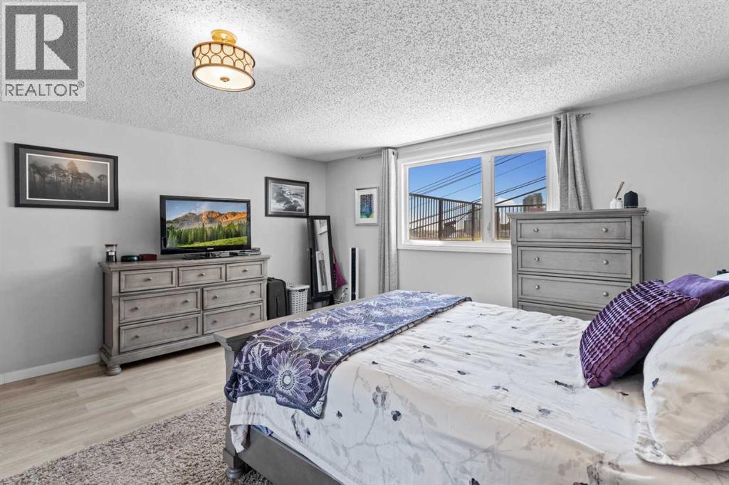 #102 333 2 Avenue NE - 30