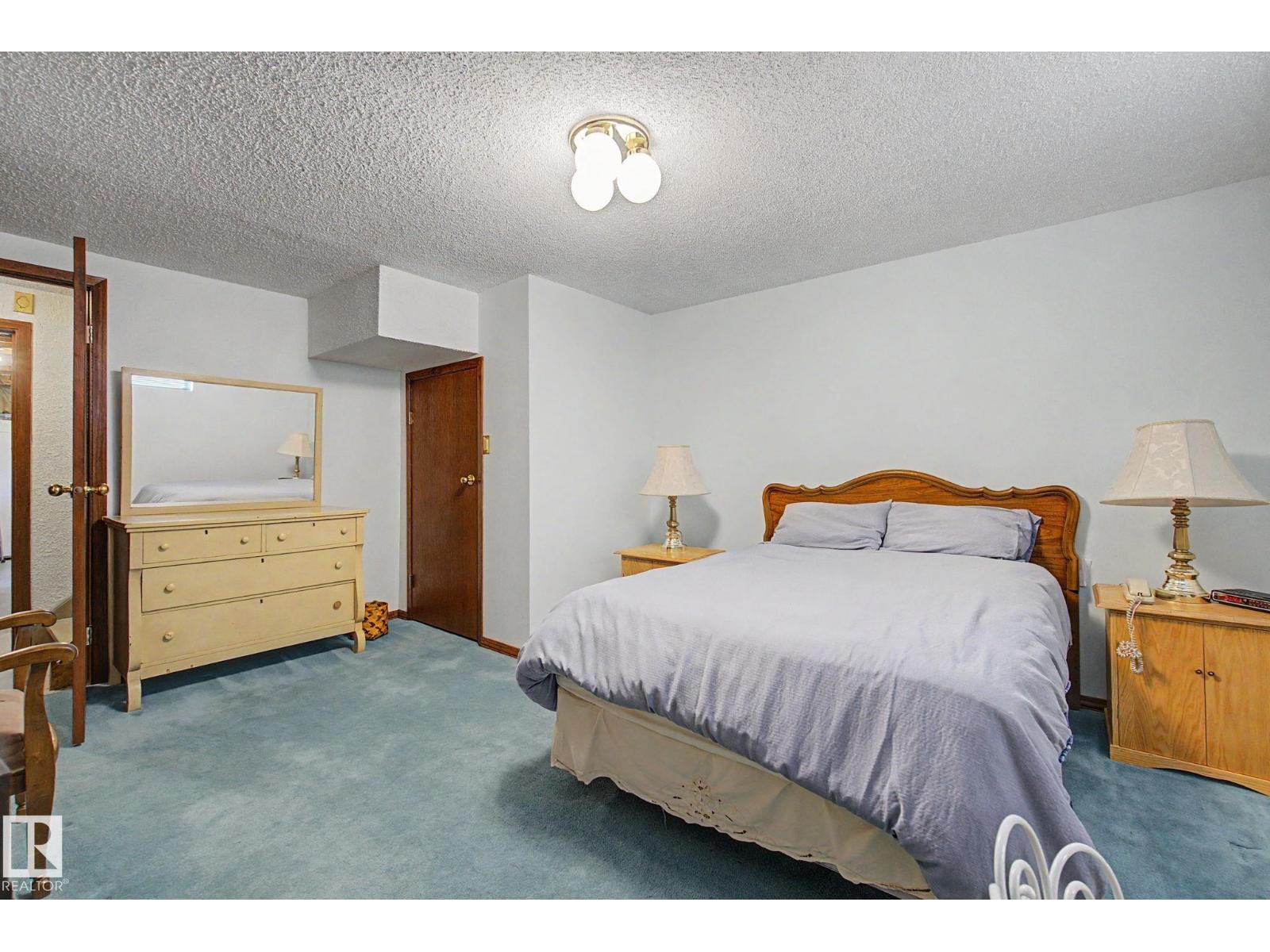 42 HAWKINS CR, Sherwood Park