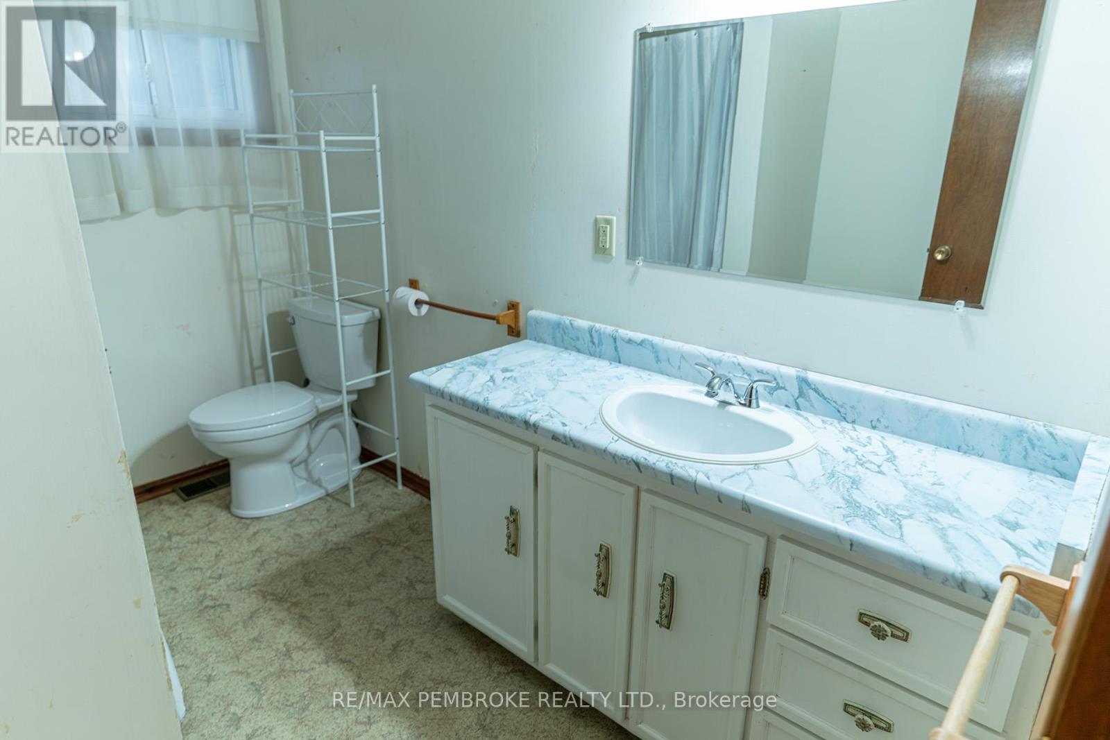 2 SILKE DRIVE - 26
