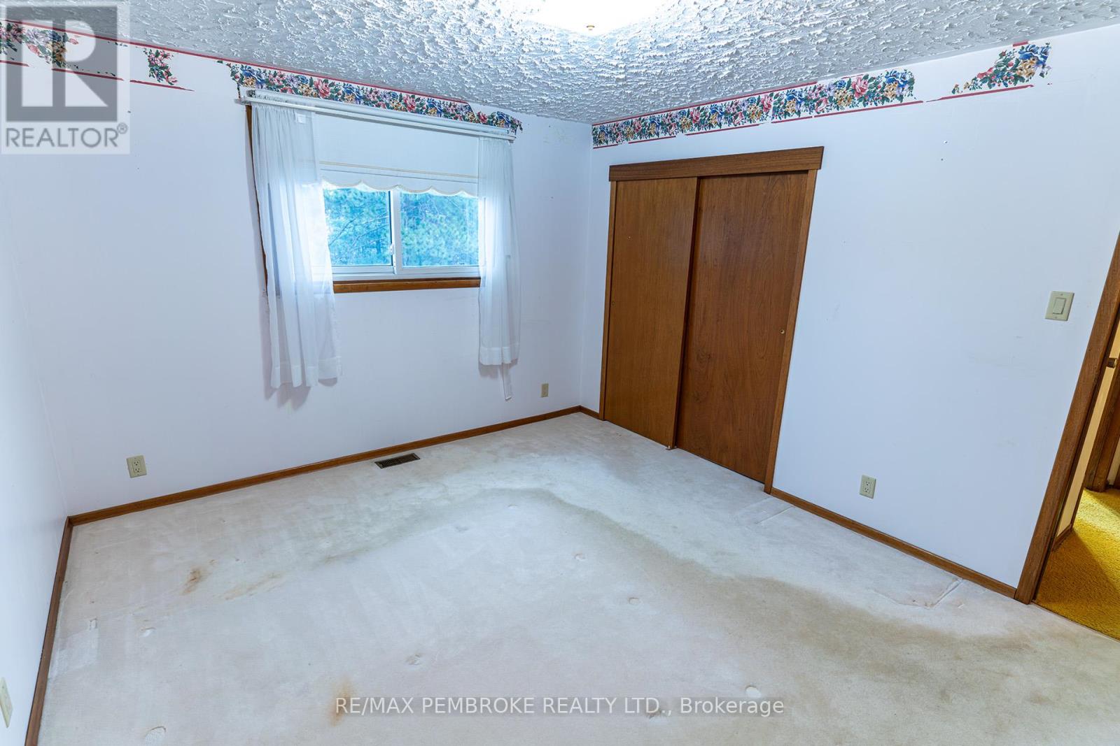 2 SILKE DRIVE - 34