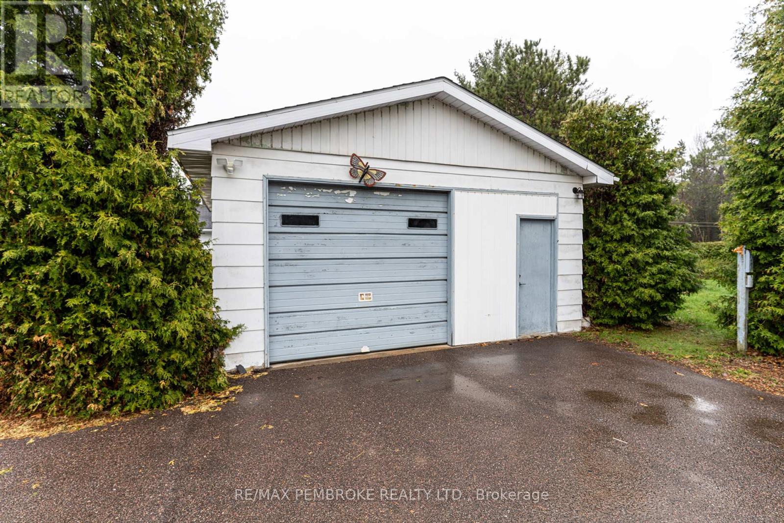 2 SILKE DRIVE - 9