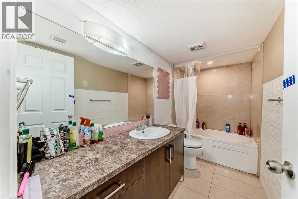 46 Saddlecrest Gardens NE - 46