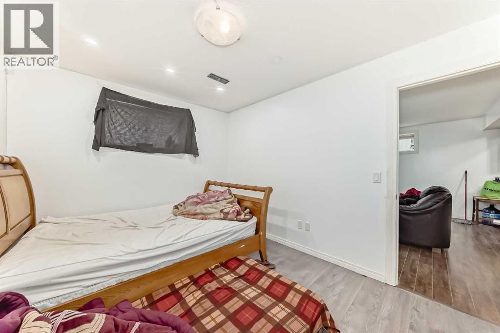 46 Saddlecrest Gardens NE - 44