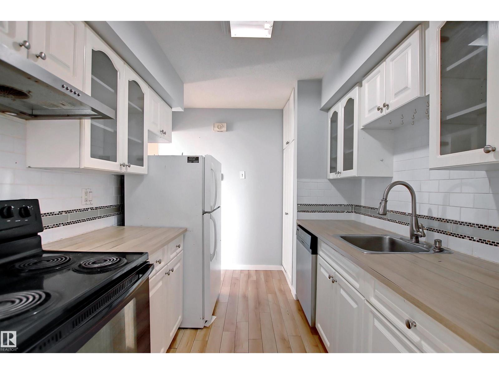#11 14120 80 ST NW - 18