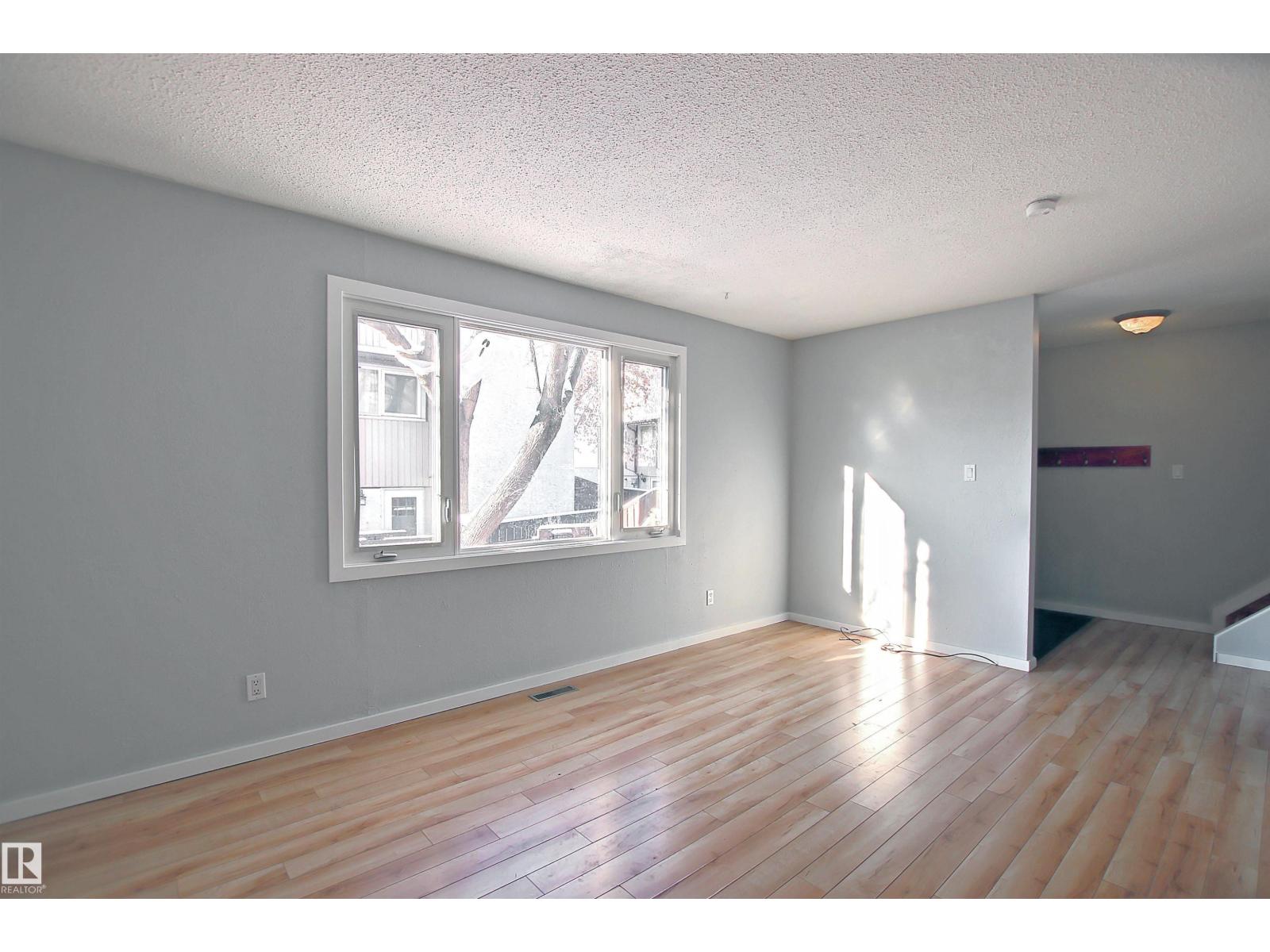 #11 14120 80 ST NW - 24