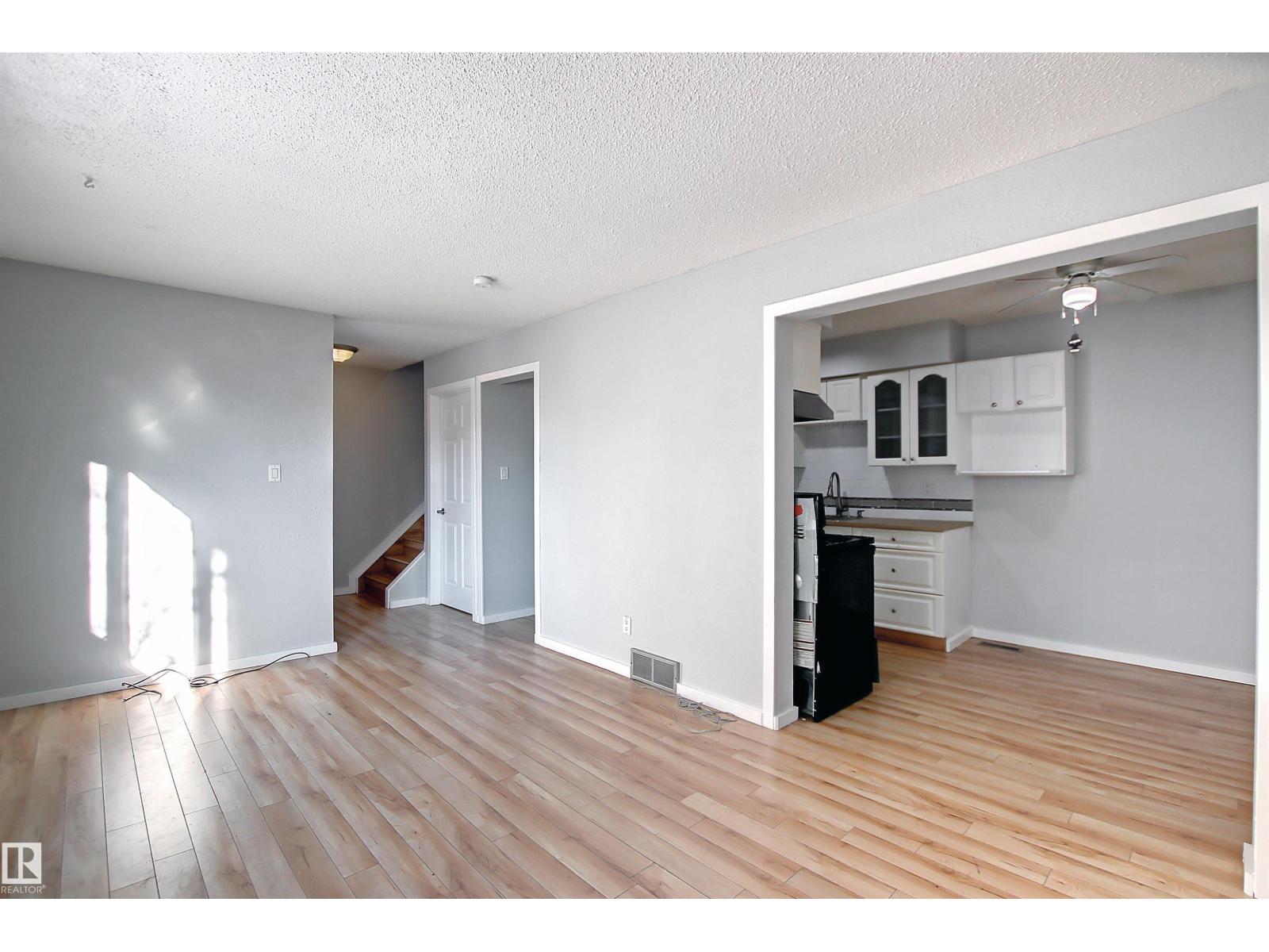 #11 14120 80 ST NW - 25