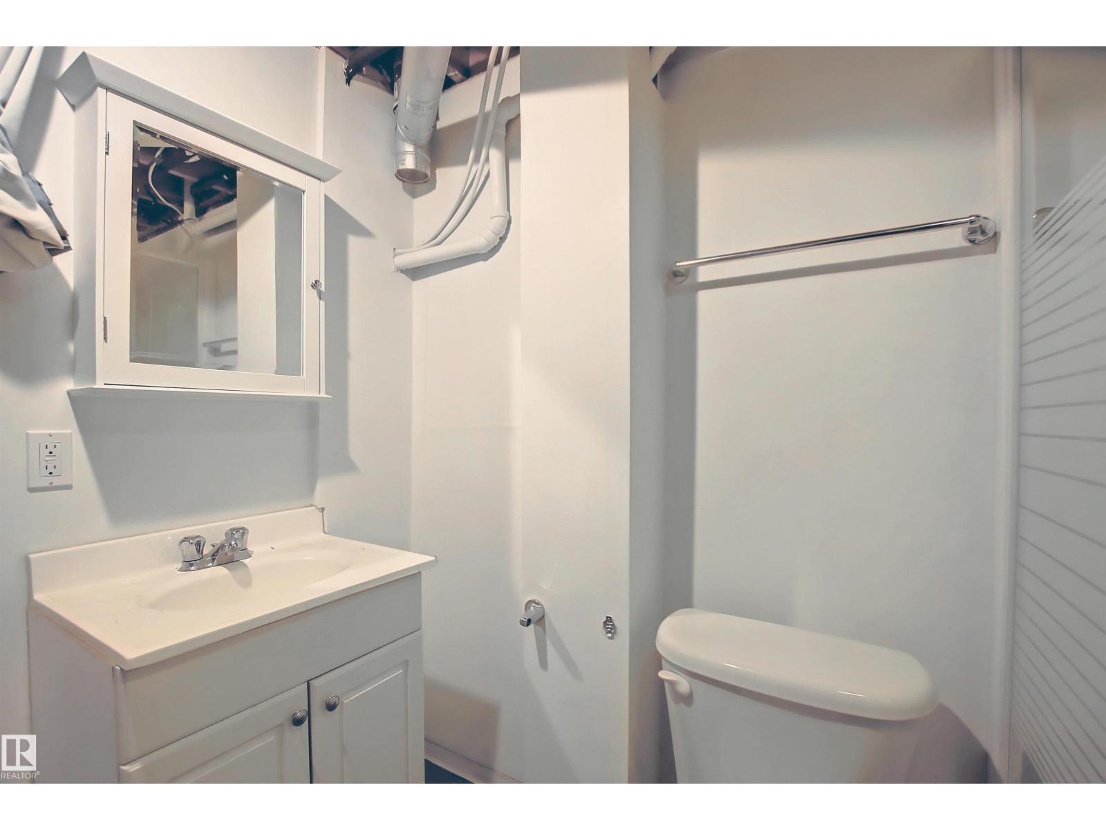 #11 14120 80 ST NW - 3
