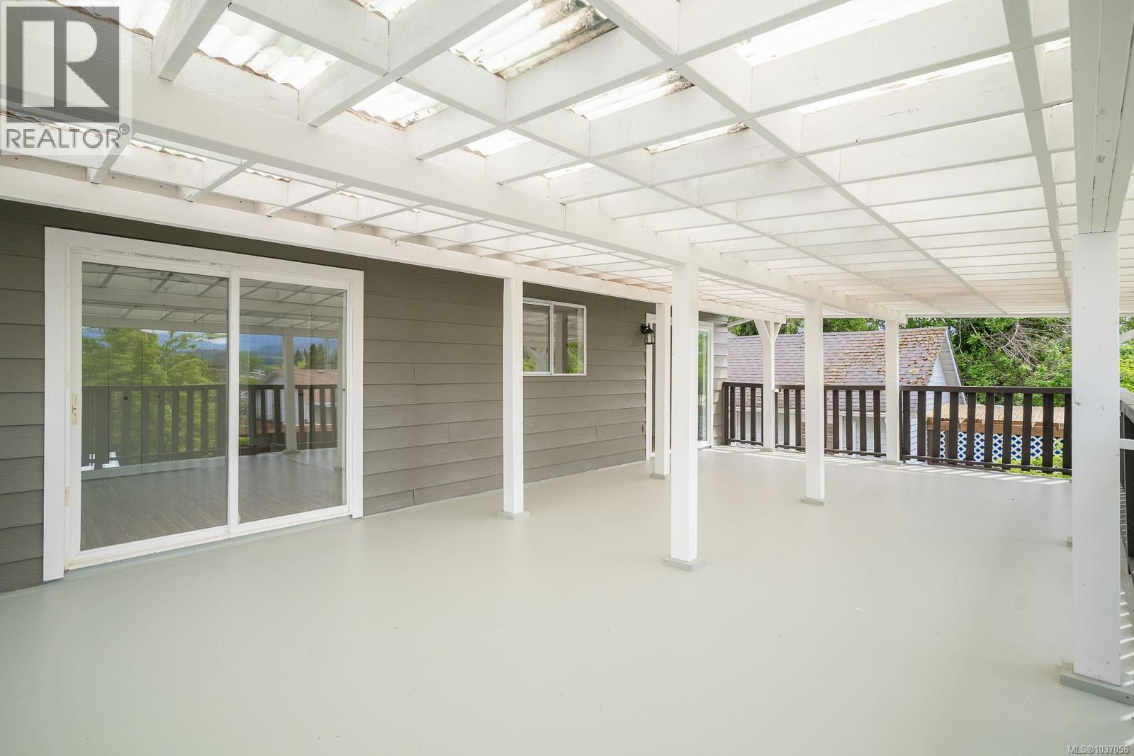 4852 David St - 10