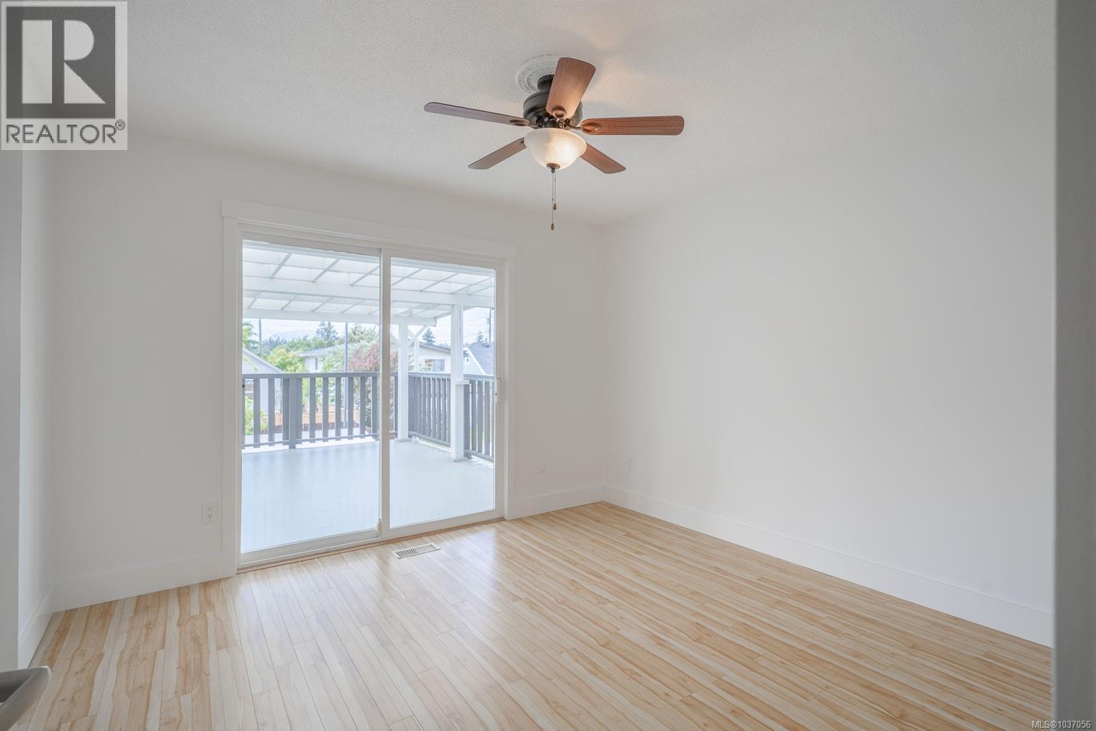 4852 David St - 11