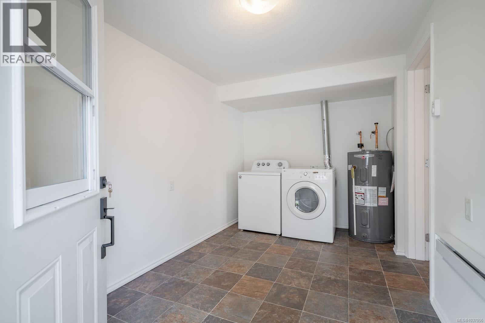 4852 David St - 15