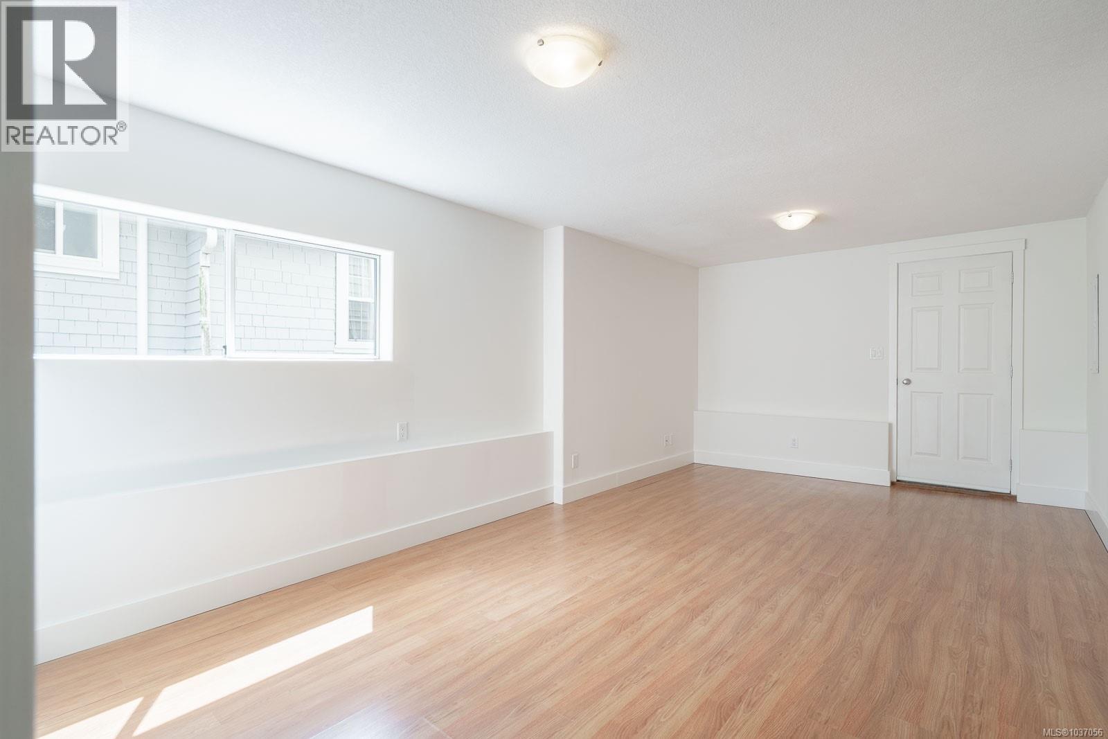 4852 David St - 17
