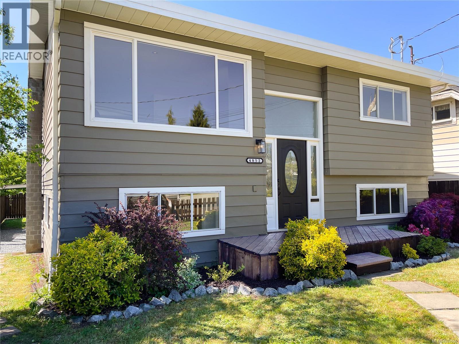 4852 David St - 2