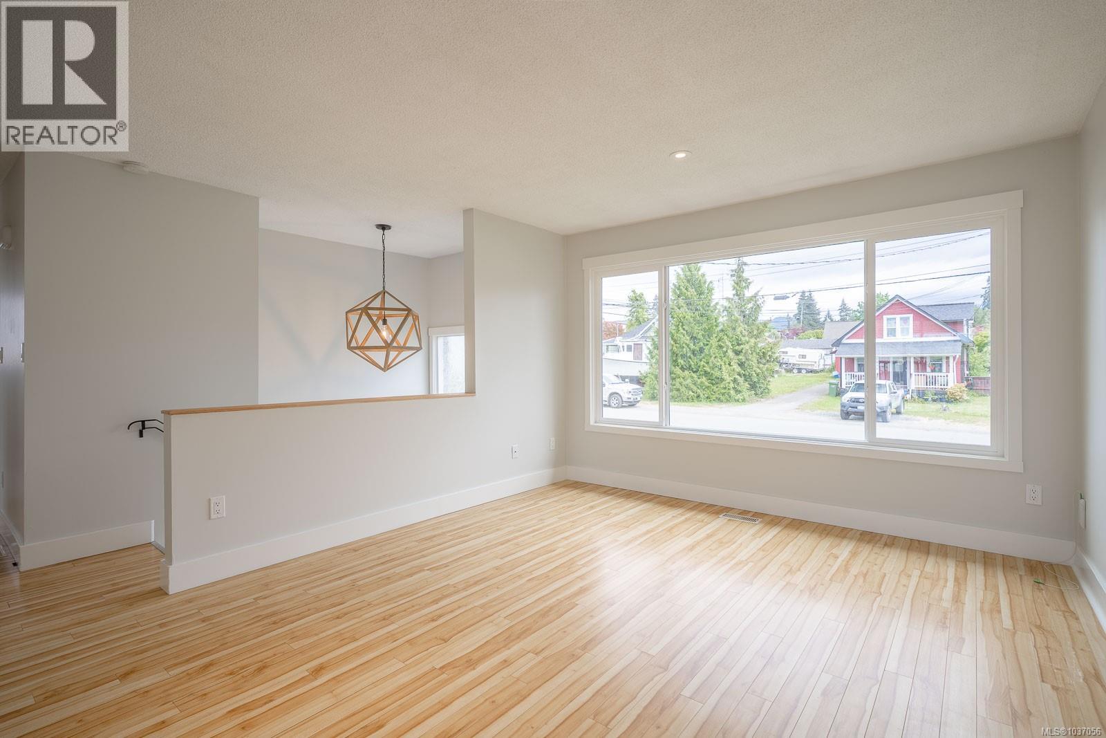 4852 David St - Image 3