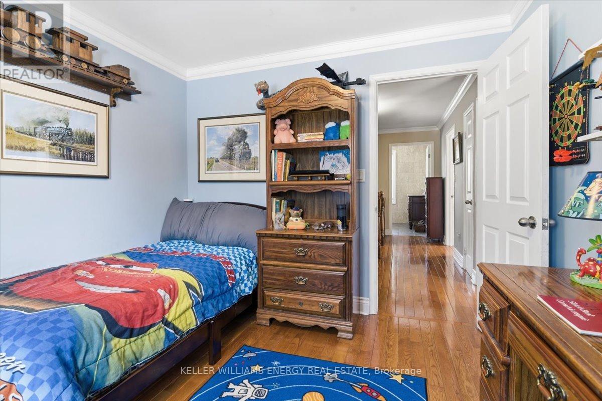14 CHRISTIE CRESCENT - 20