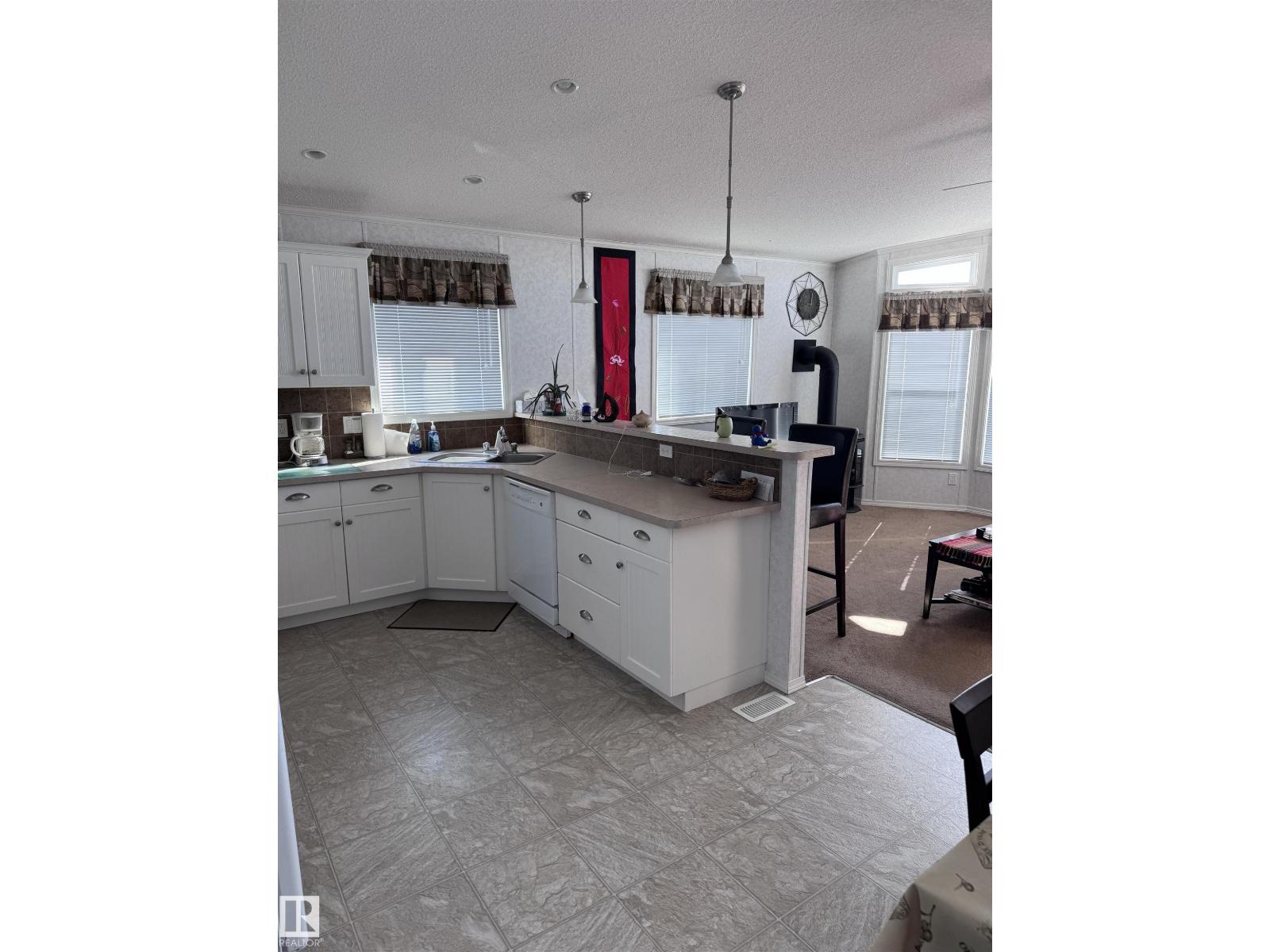 7 53117 Hwy 31 - 8