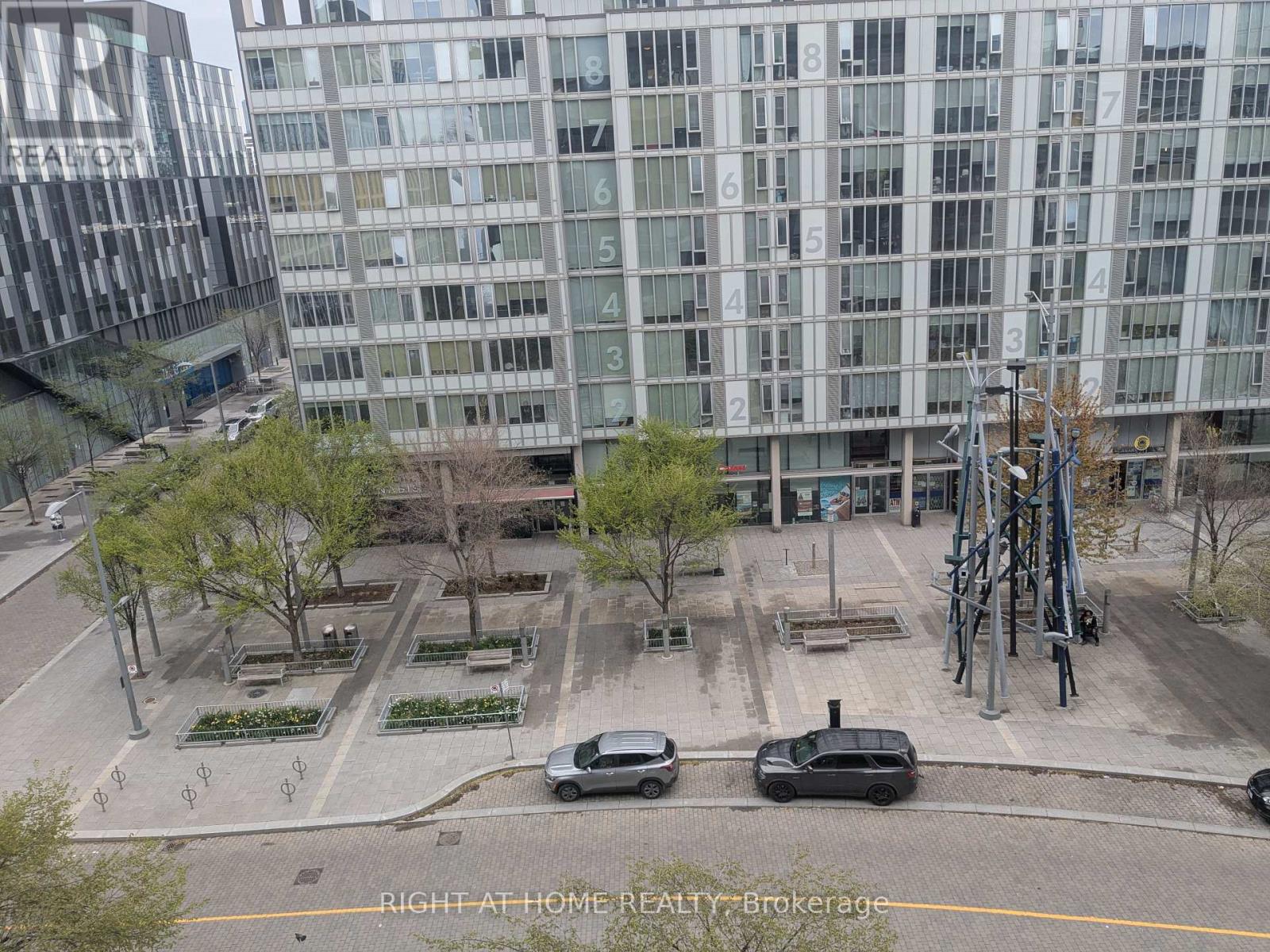 #N604 455 FRONT STREET E - 4