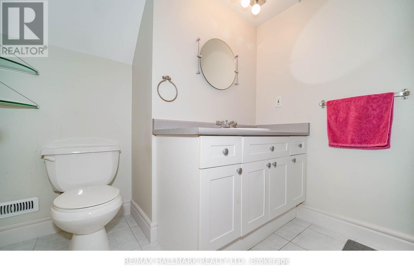 33 OATLANDS CRESCENT - 22
