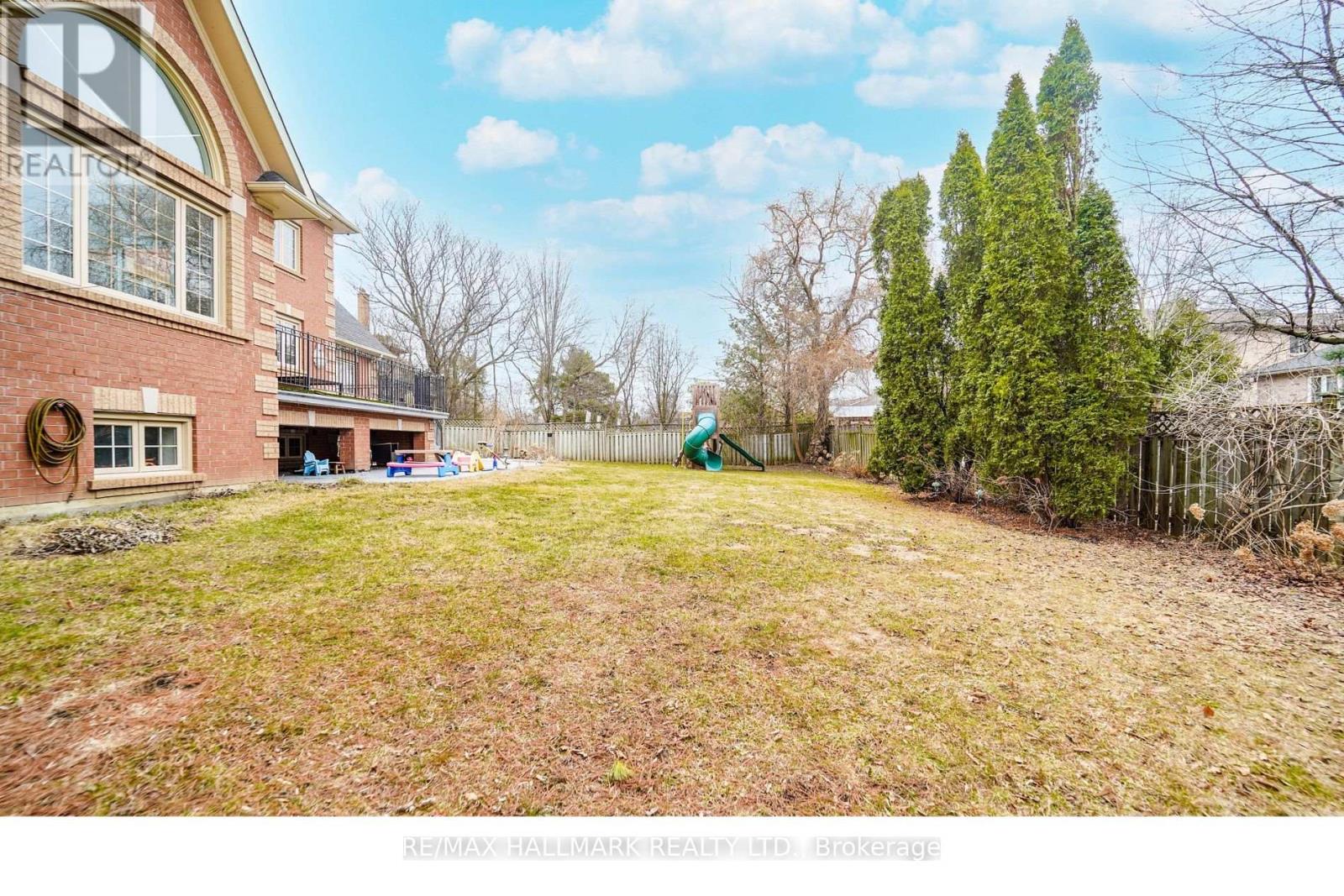 33 OATLANDS CRESCENT - 24