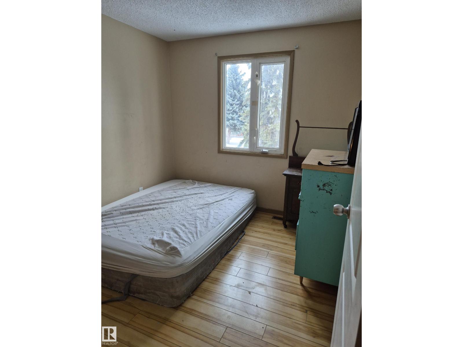 4 AMBERLY CT NW - 30