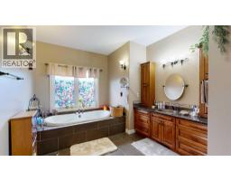 Family room - 38048 Rr 19-4, Rural Stettler No  6, County Of, AB T0C2L0 Photo 10