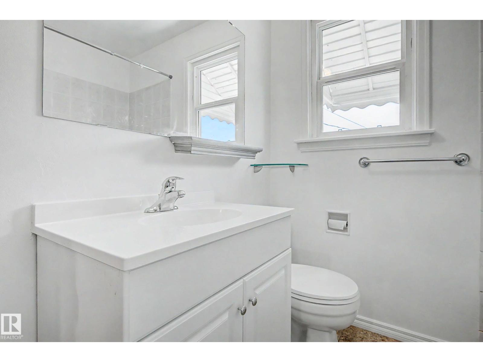 9276 86 ST NW, Edmonton