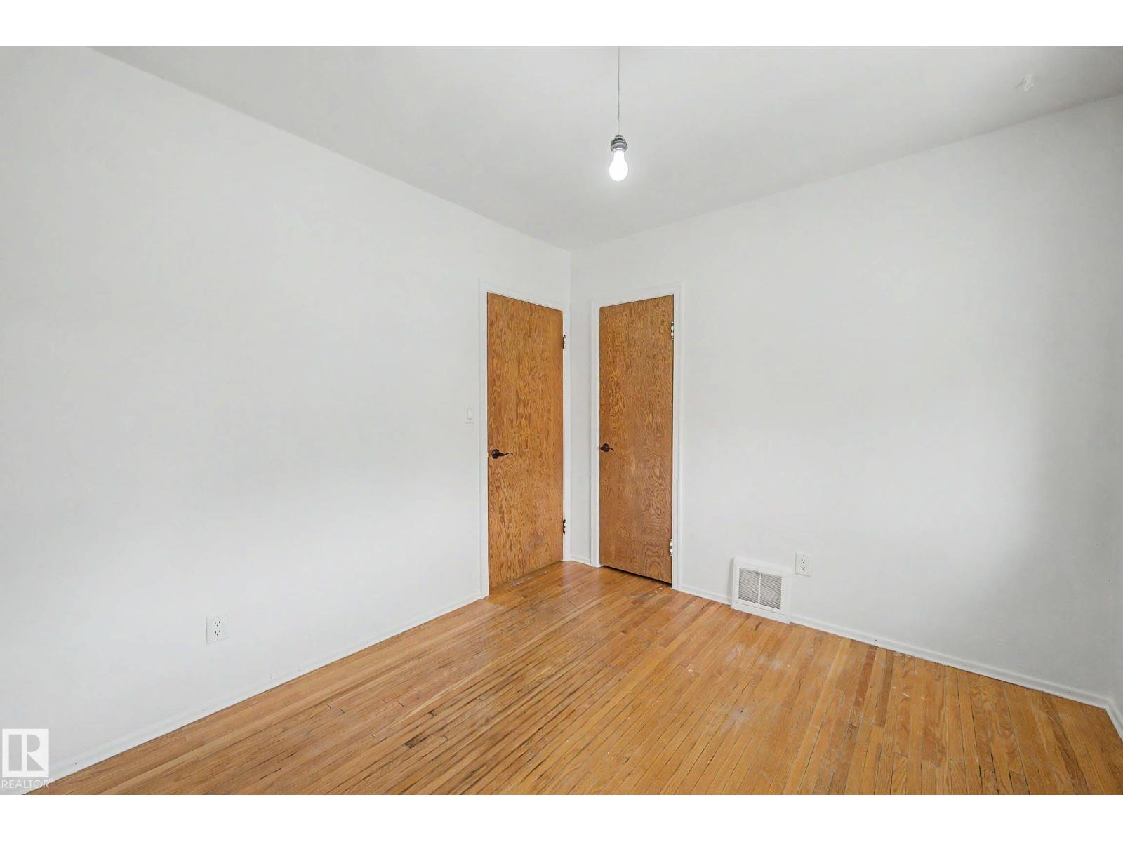 9276 86 ST NW, Edmonton