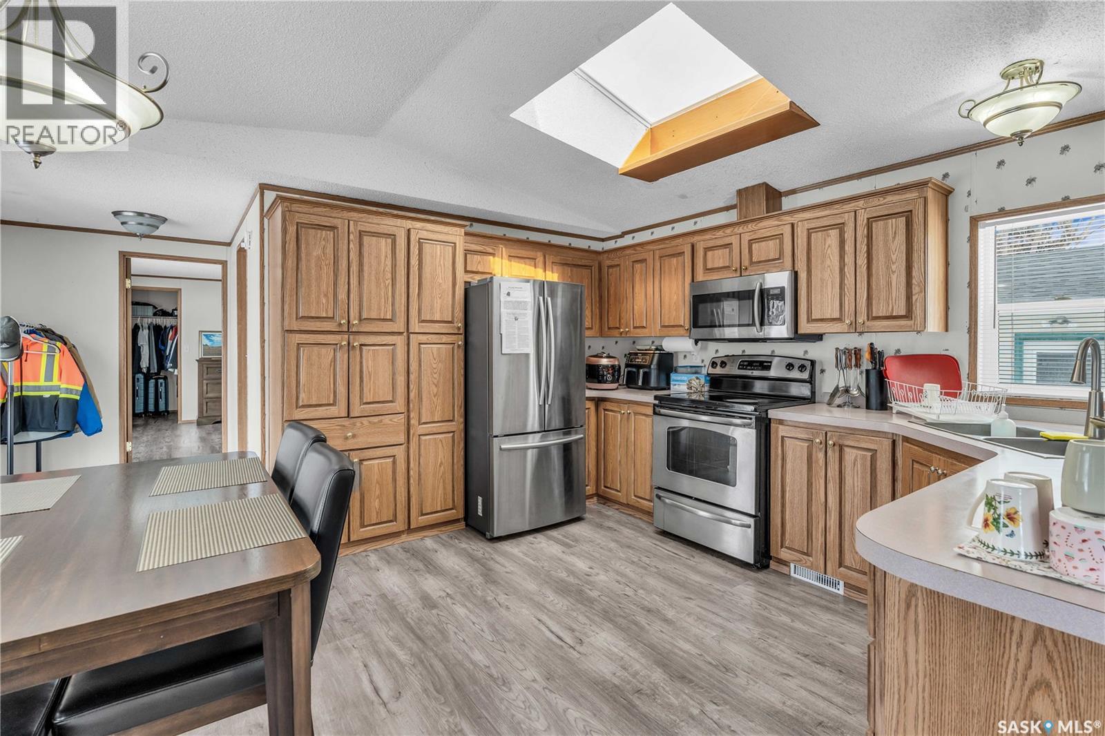 208 Tyvan STREET - 10