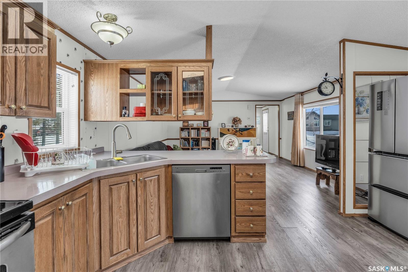 208 Tyvan STREET - 11