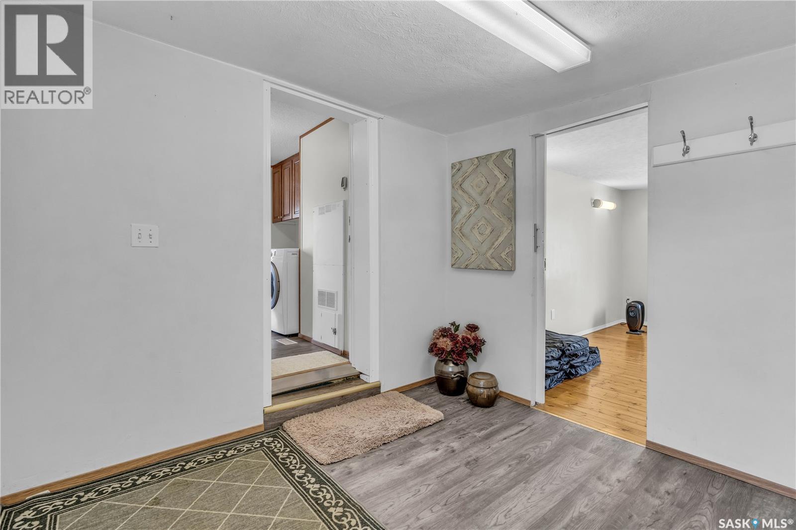 208 Tyvan STREET - 3