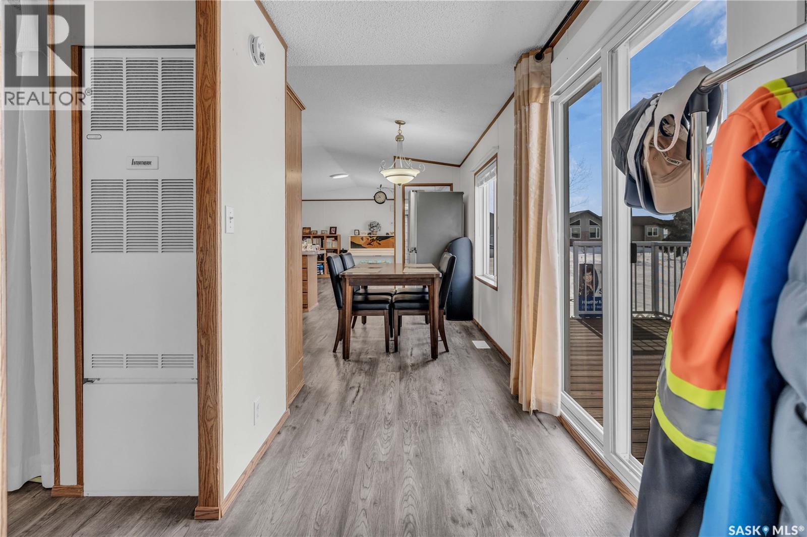 208 Tyvan STREET - 5