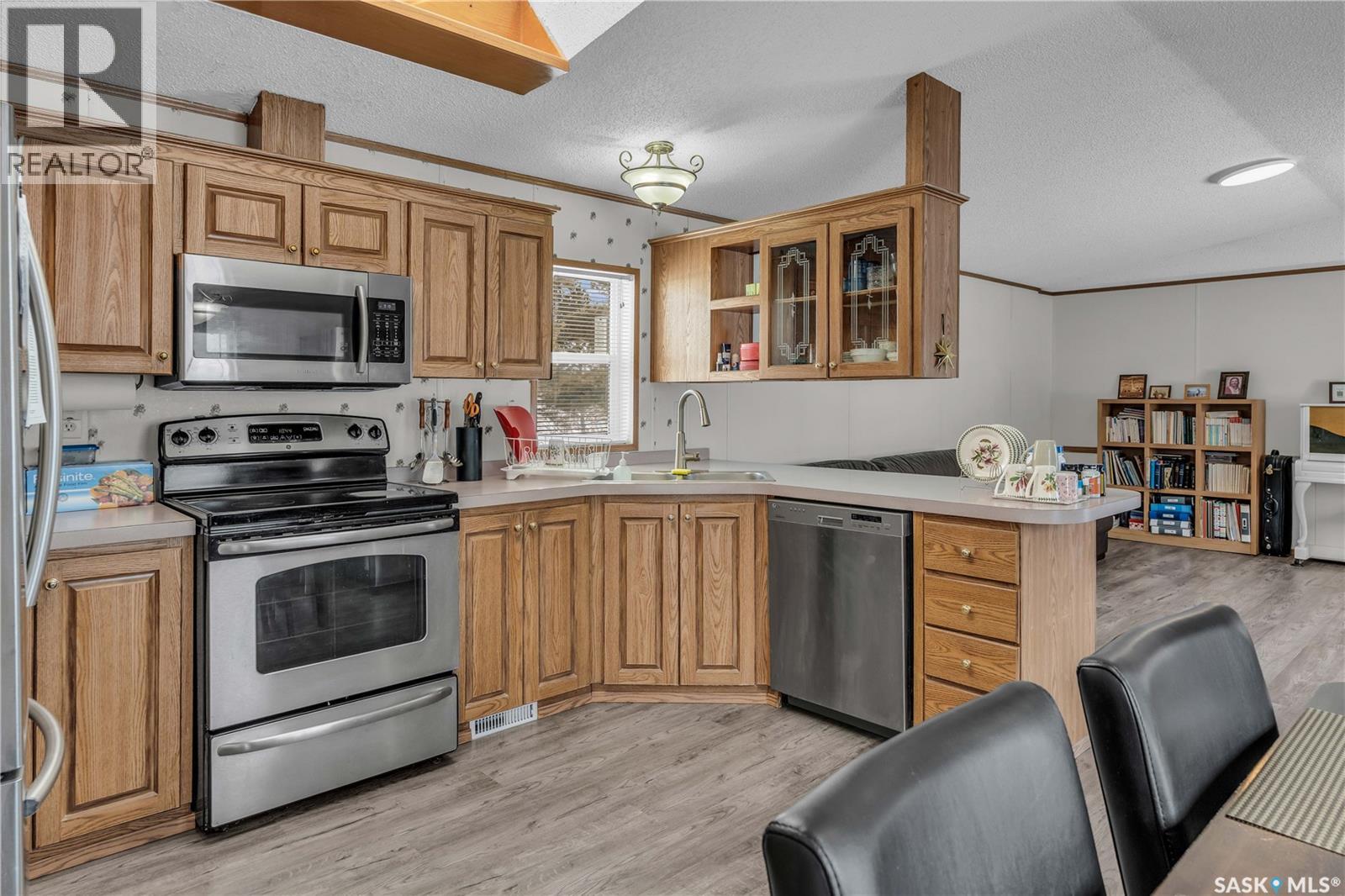 208 Tyvan STREET - 7