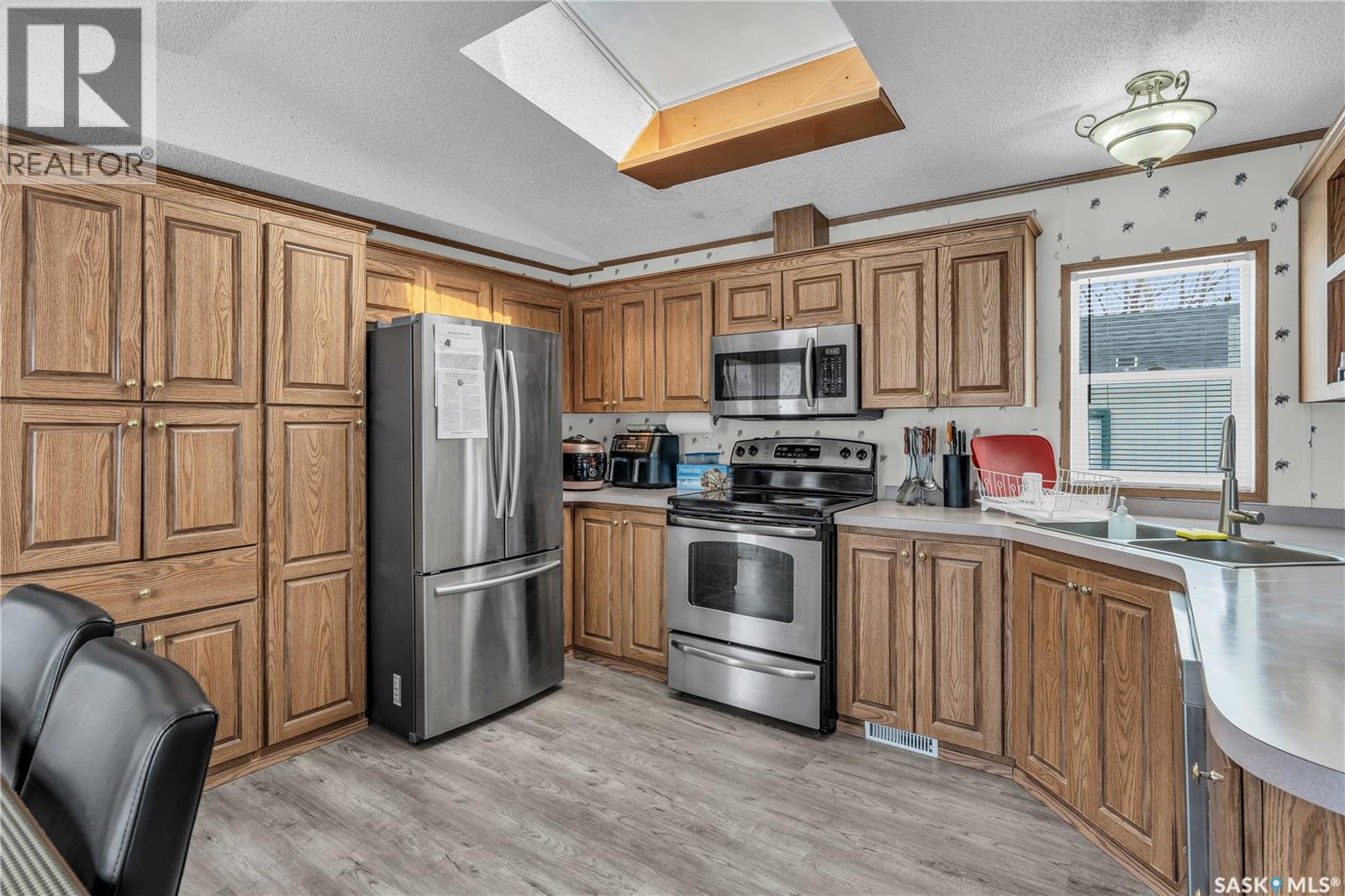 208 Tyvan STREET - 9