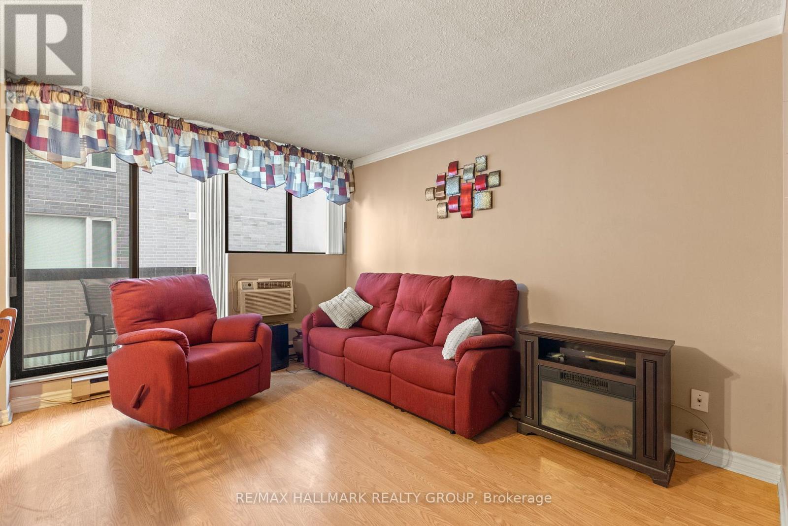 308 - 191 PARKDALE AVENUE