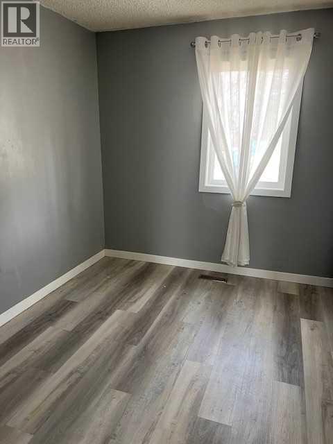 5269 52 Street - photo 3