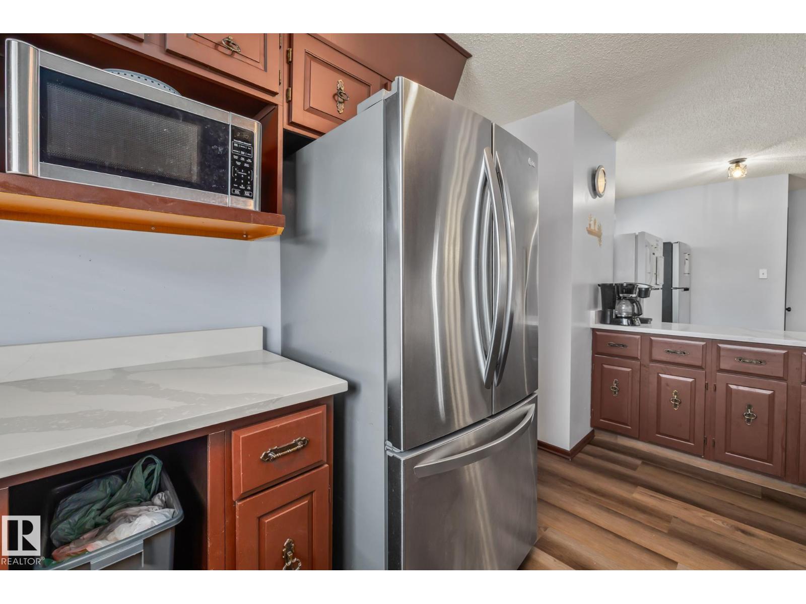 8812 135 AV NW - 14