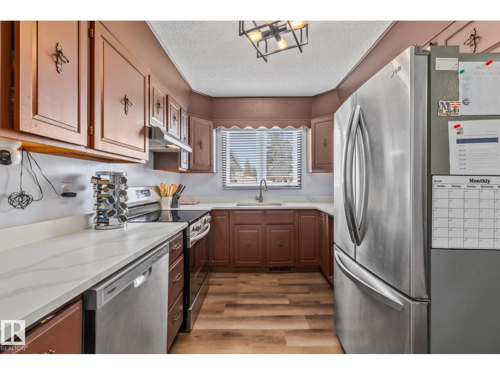 8812 135 AV NW - 11