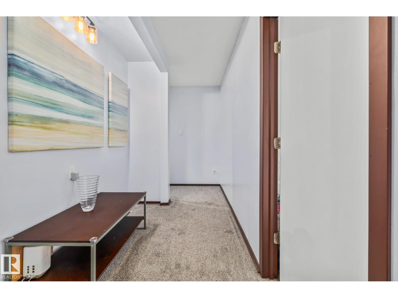 8812 135 AV NW - 22