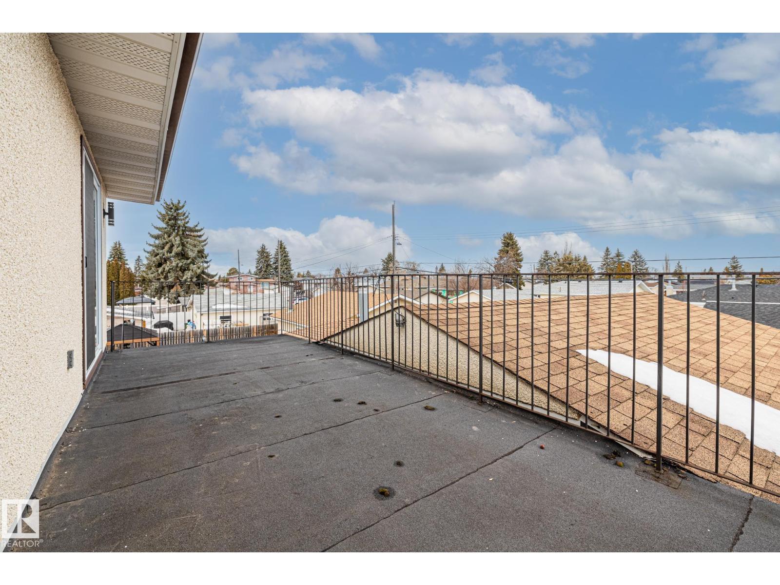 8812 135 AV NW - 26