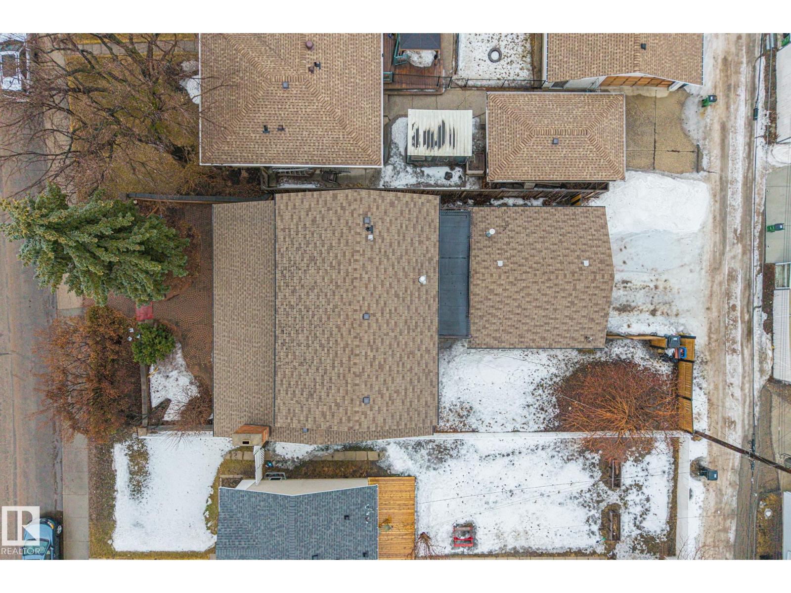 8812 135 AV NW - 51