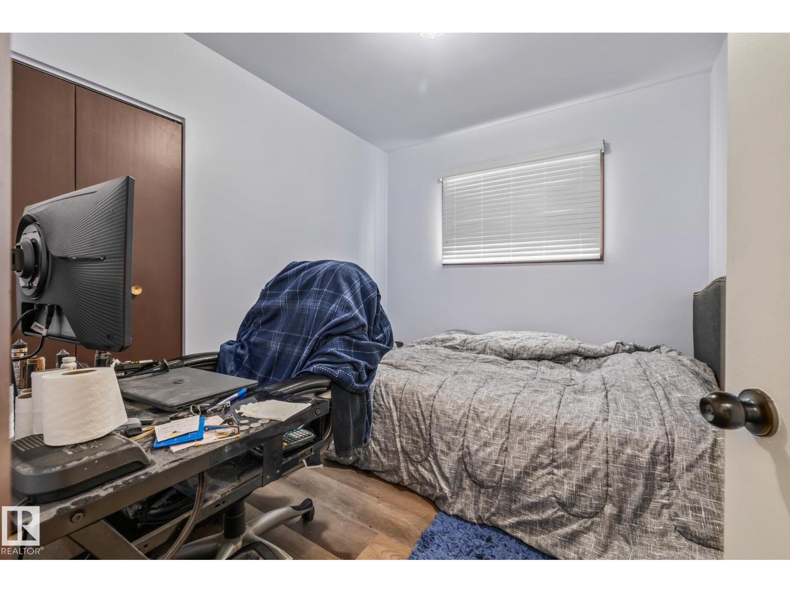 8812 135 AV NW - 31