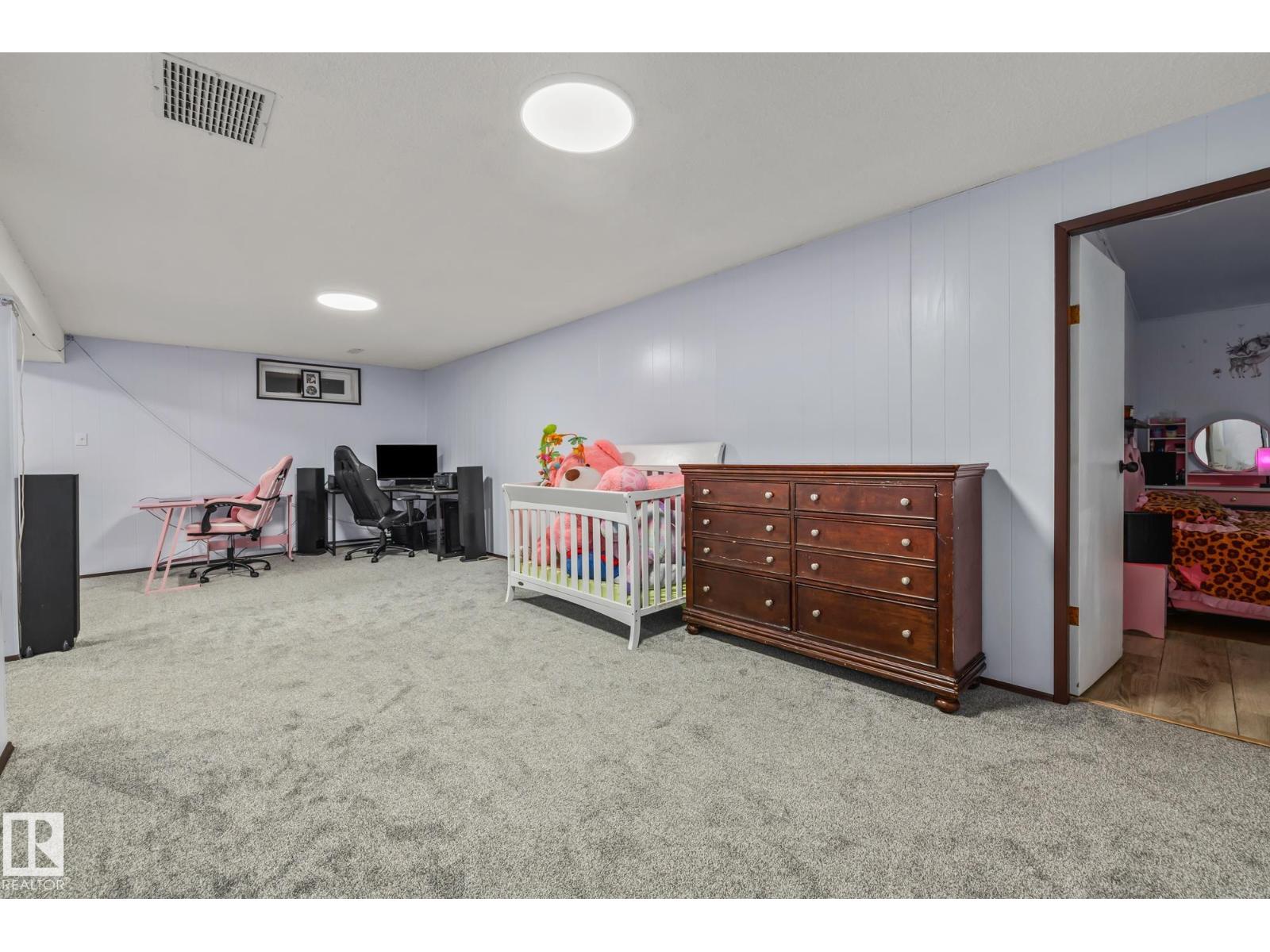 8812 135 AV NW - 41